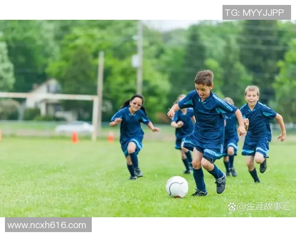 展示足球明星的魅力与风采让更多人感受运动的激情与快乐 展示足球明星的魅力与风采让更多人感受运动的激情与快乐